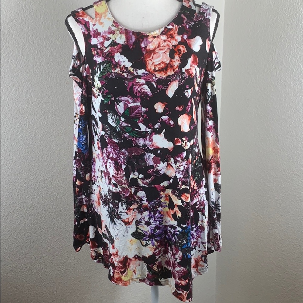 Cupio long sleeve cold shoulder floral print top
